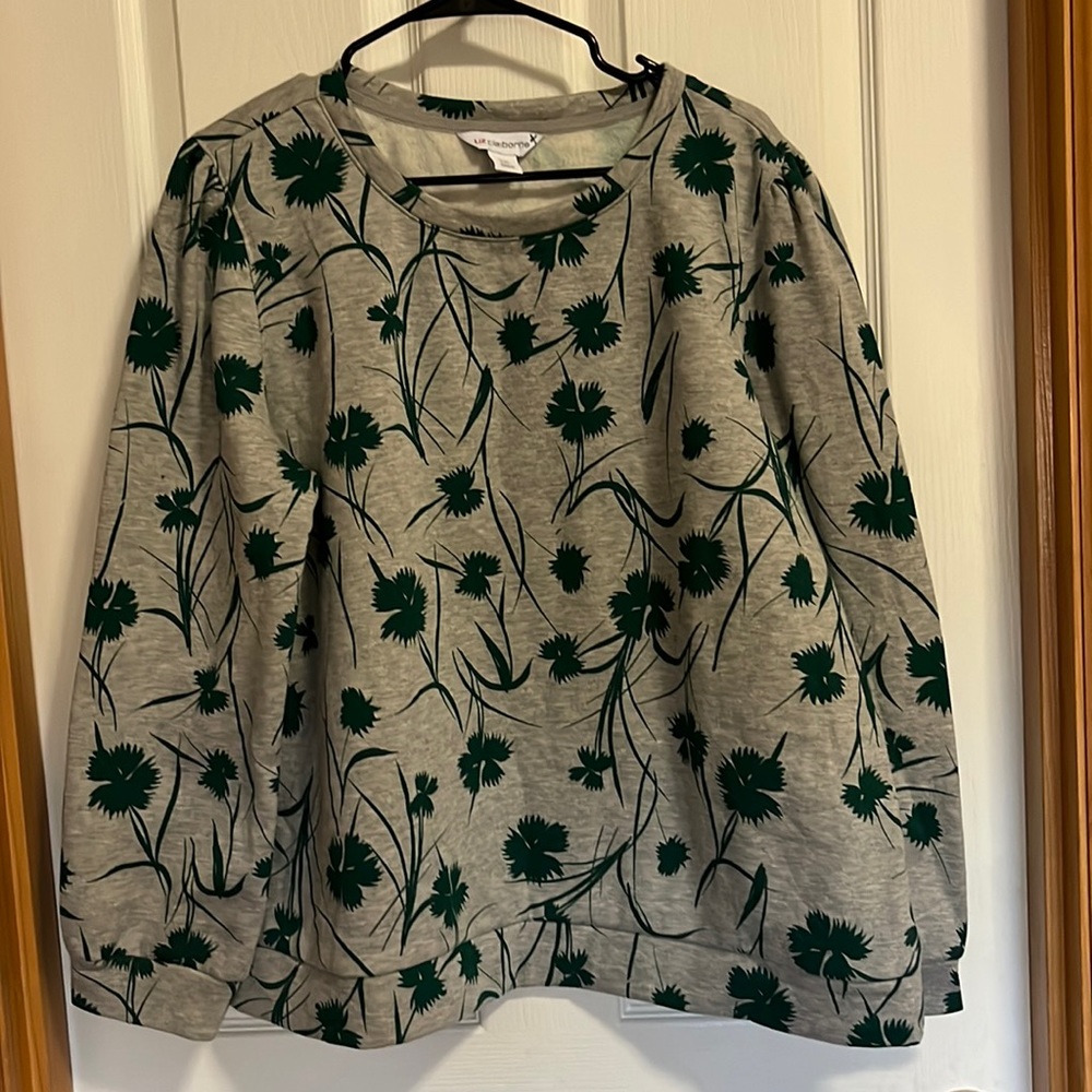 Liz Claiborne crewneck pullover